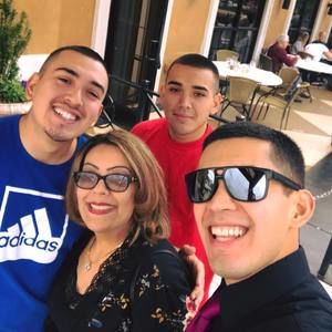 Meet your Posher, Lori